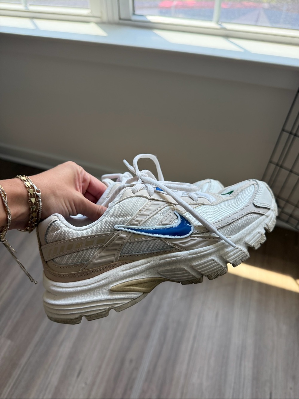 Nike Women’s Cream/Blue Sneakers